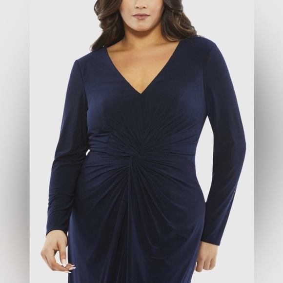 MAC DUGGAL 49504 NWT Front Twist Long Sleeve V-Neck Gown (Plus) - Picture 2 of 7